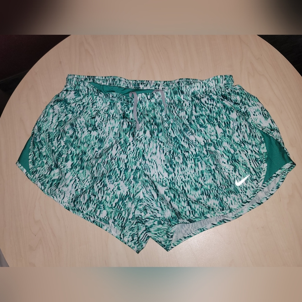 NIKE DRI-FIT Shorts Womens XL with liner aqua blue green Running back zip pocket
